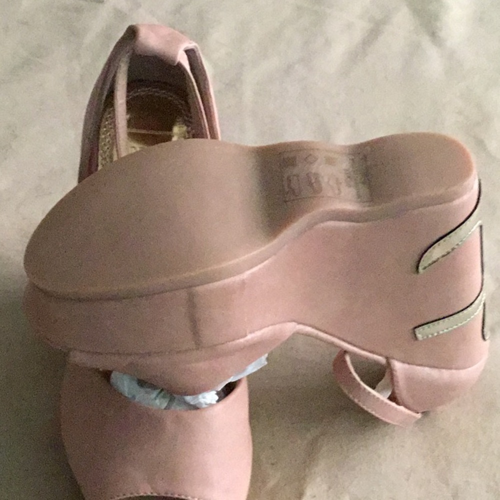 HEELS - Picture 5 of 5